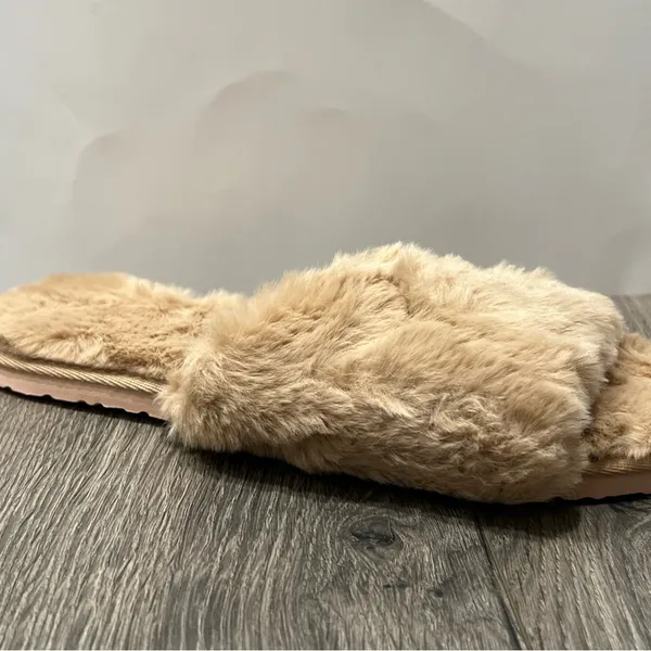 NEW Fitory Tan Faux Fur Women's Slippers Size 7 Open Toe, Fur Lined,Rubber Sole - Image 2