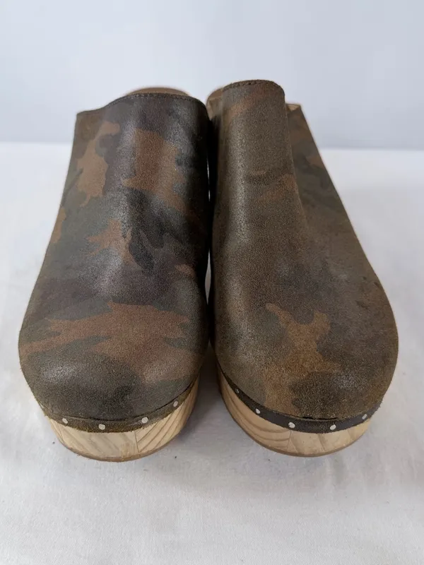 Chelsea & Violet Jana Camo Leather Wooden Clogs Brown Black Size‎ 9 - Image 3