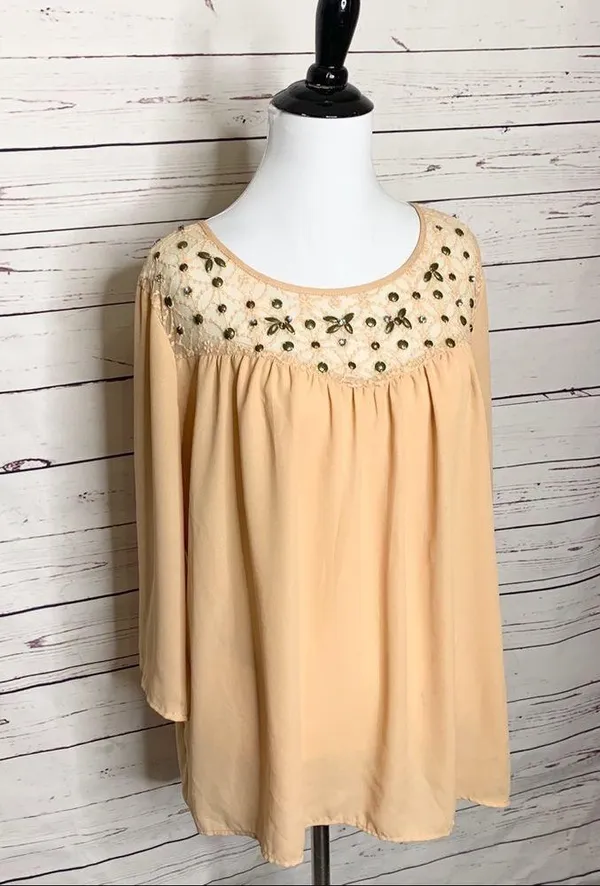 BKE Long Sleeve Beaded Trim High Low Tunic Top blouse Size Medium - Image 4