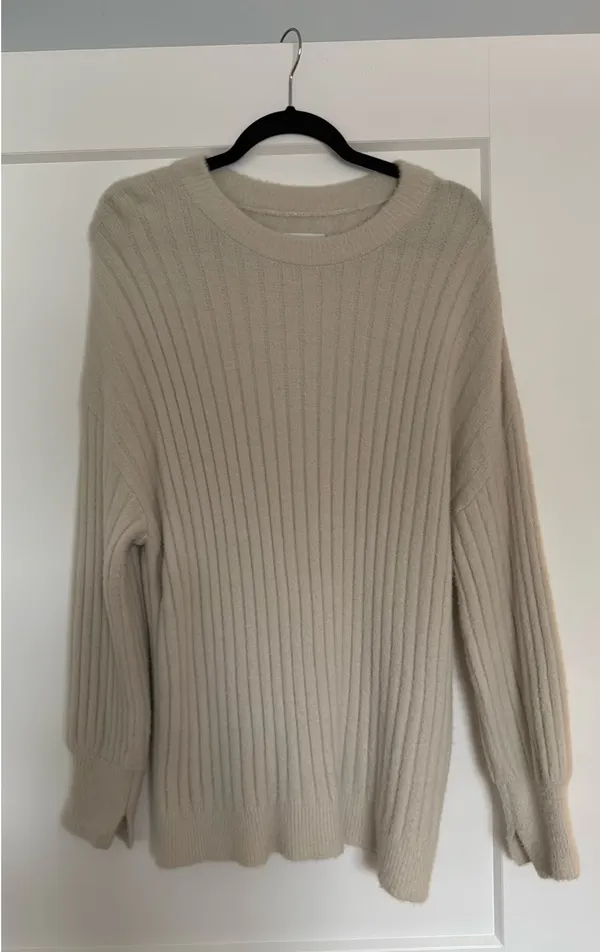 Aerie Oversized Sweater - Image 4