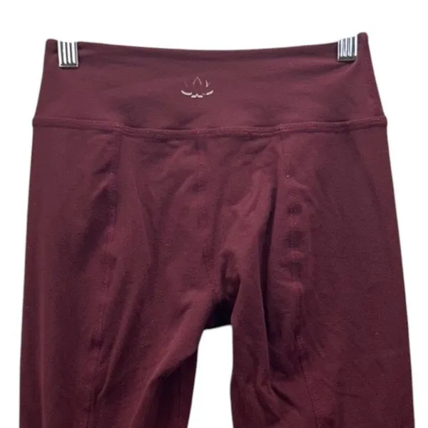 Beyond Yoga Ruched‎ Leggings Maroon Small - Image 3