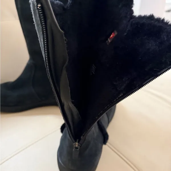 Vibram Women's Black Winter Boots - Image 6