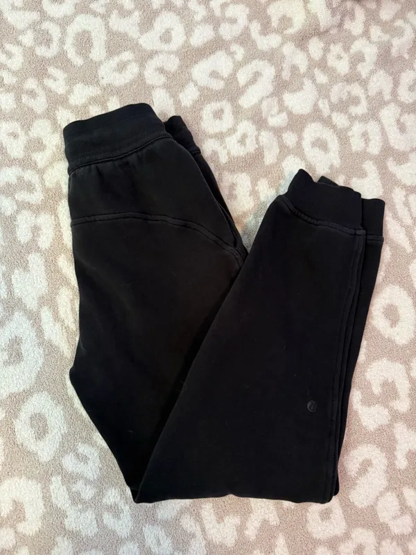 Lululemon Scuba Sweatpants - Image 5