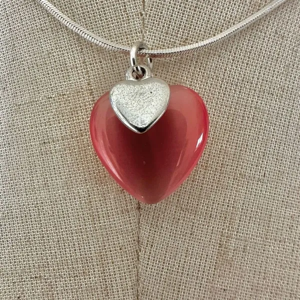 Pink and silver tone heart pendant necklace - Image 2