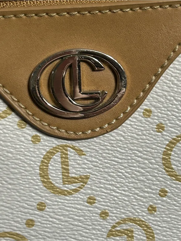 CL Women’s White & Tan Logo-Print Tote Bag Purse - Image 6