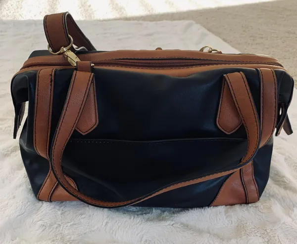 London Fog Authentic Satchel - Image 4