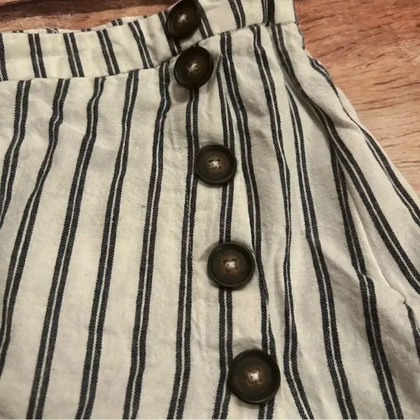 Altar’d State women’s navy/white pin striped skirt size medium - Image 6
