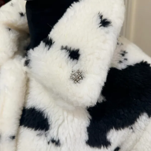 Juicy Couture White & Black Spotted Faux Fur Jacket Size M - NWOT - Image 4