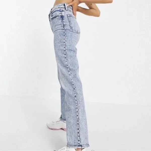 Abercrombie & Fitch Ultra High Rise Straight Size 28R - Image 4