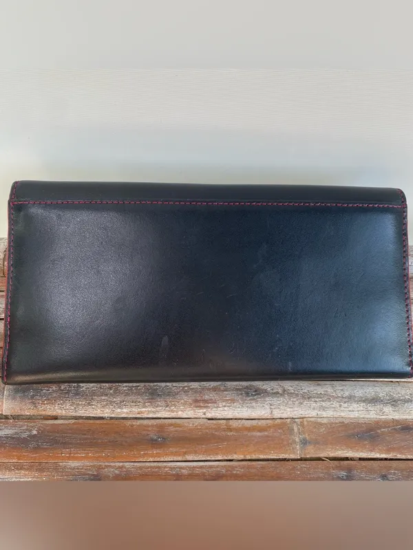 Lodis Audrey Alice tri fold black leather envelope fold wallet red interior - Image 4