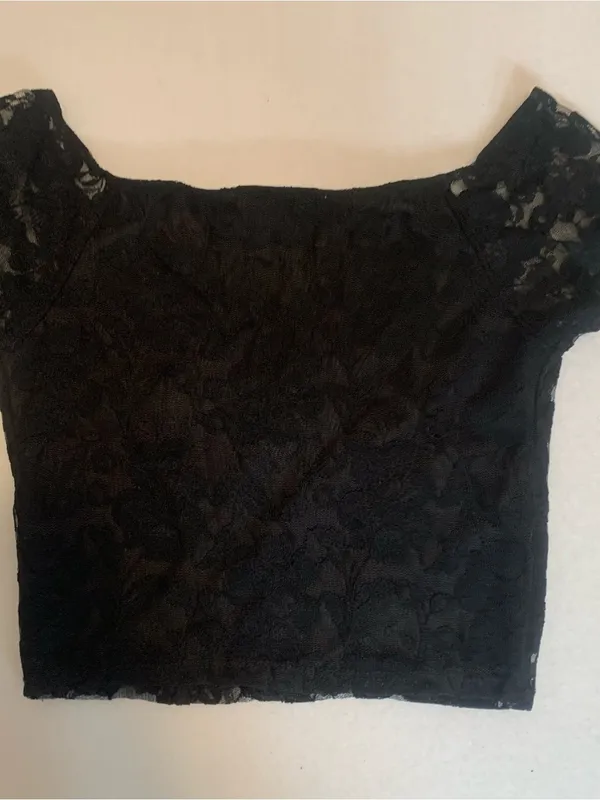 Urban Renewal Black Lace V‑Neck Crop Top Ladies XS - Image 3