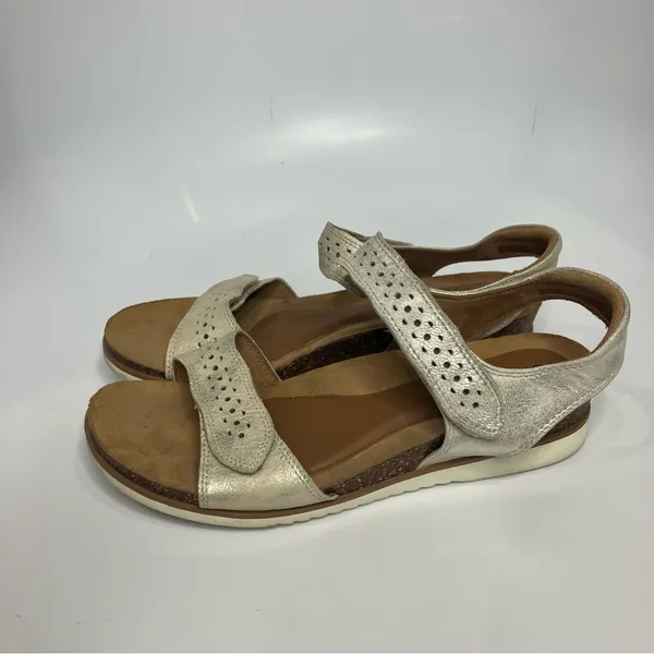 Cobb Hill May Wave metallic sandals silver ankle strap women’s size 9‎ casual - Image 5