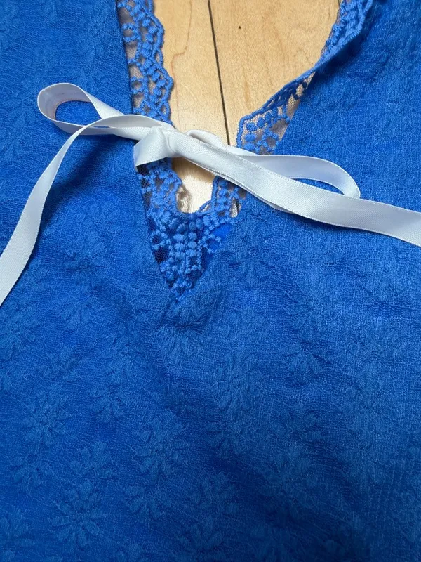 Wild Fable Bright Blue Stretch Lace Seamless Halter Top Size XS - Image 2
