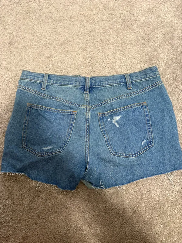 Universal Threads Mini cut-off shorts - Image 3