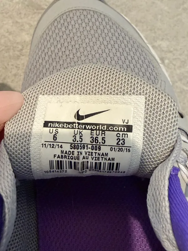 Nike Women's Gray Running Sneakers with Purple Lining - Image 4