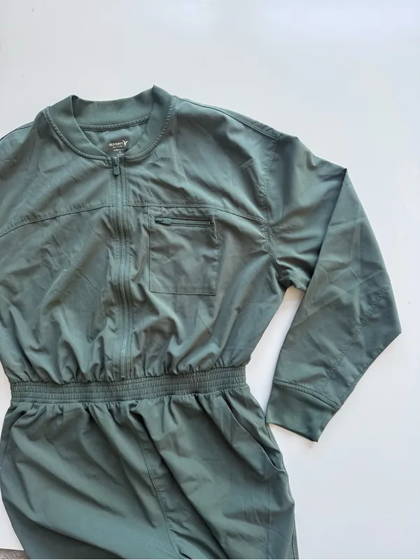 Old Navy StretchTech Cropped Zip Bomber Jumpsuit Size Medium - Sage Green - Image 4