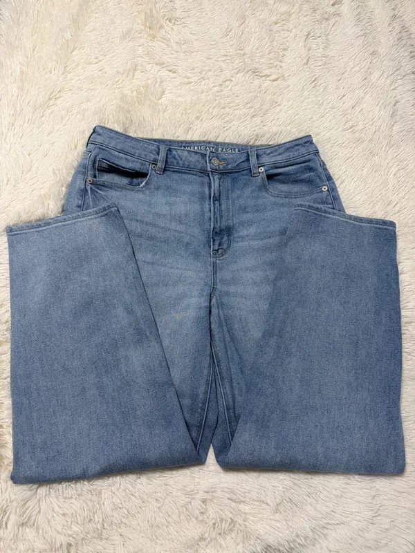 American Eagle Mom Straight Jean - Image 4
