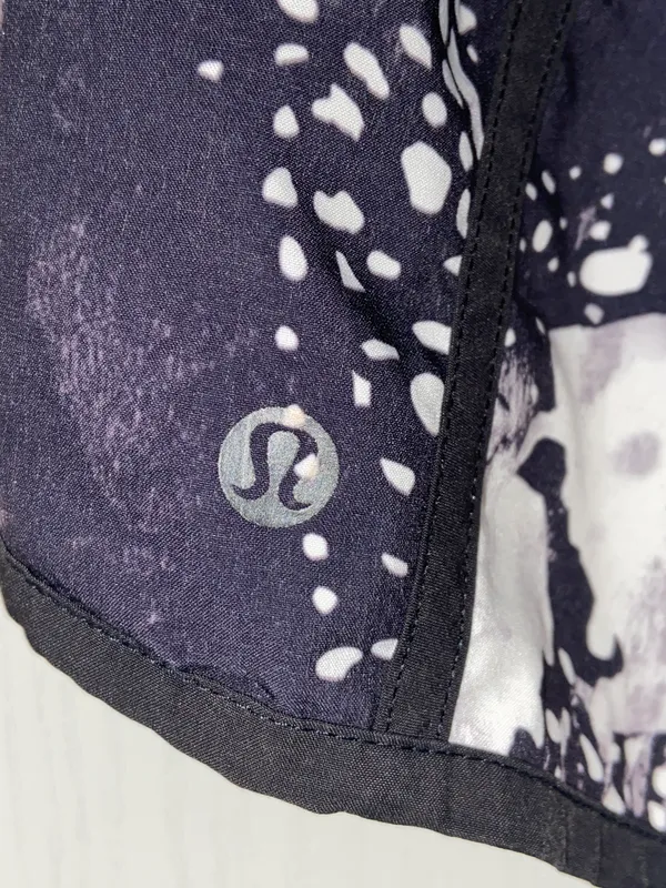 Lululemon Hotty Hot Short 4” - Image 2