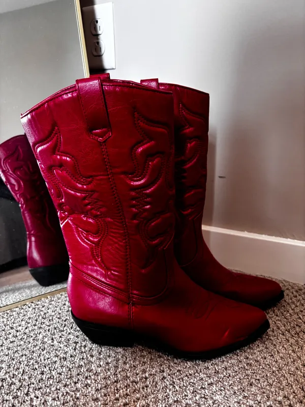 Red cowboy boots Size 8 - Image 3