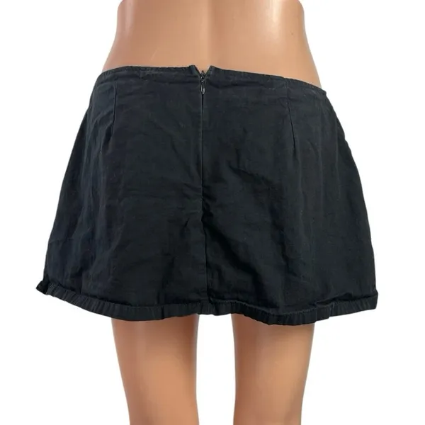 Princess Polly Women's Black Low Waist Y2K Zip Mini Shorts Skirt Skort Size 10 - Image 3