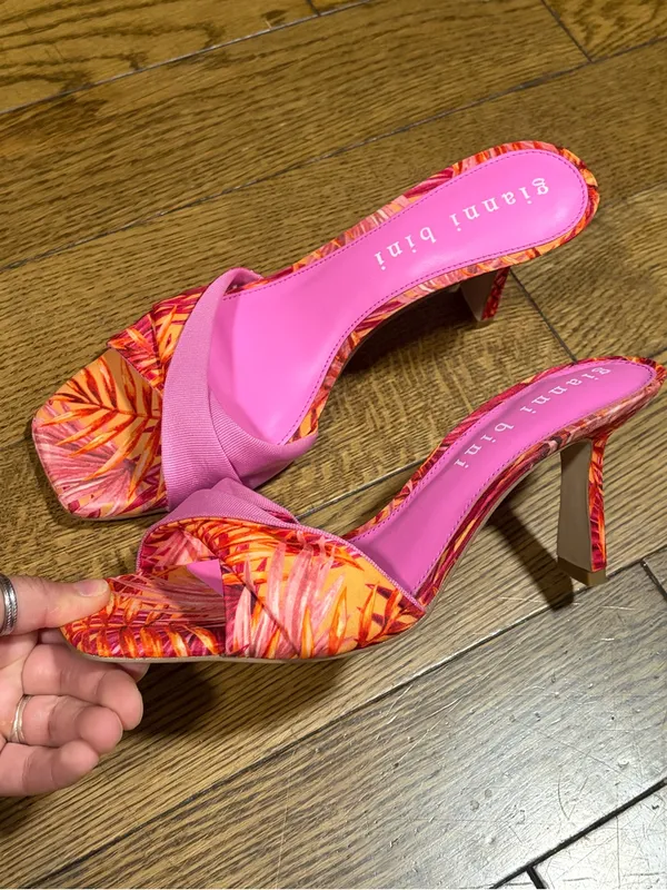 Gianni Bini Pink & Orange Tropical Print Slide Heels size 9.5 - Image 2