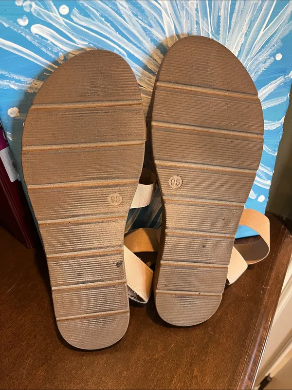Steve Madden Comfy Tan Sandals - Image 4