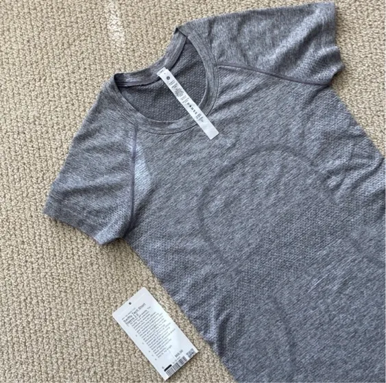 Lululemon Swiftly Tech Short Sleeve 2.0 Crew Shirt Size 6 Slate White Like New - Image 2