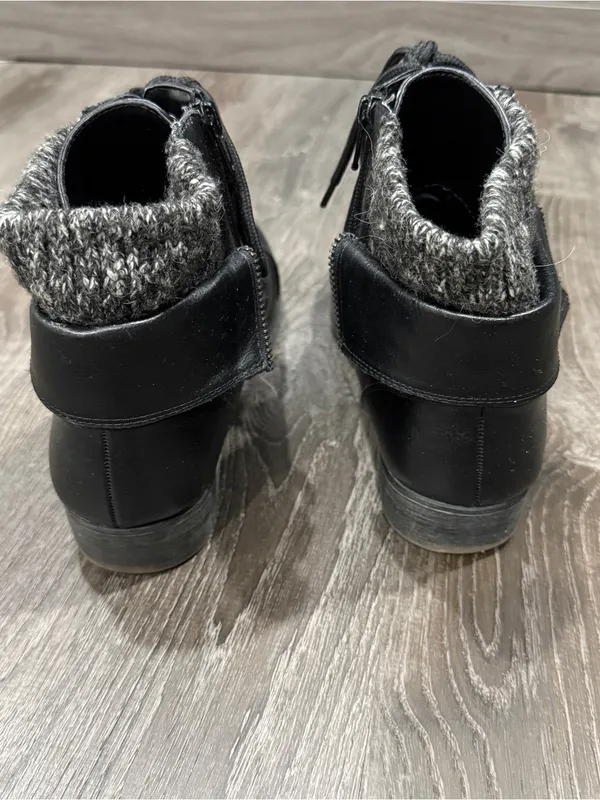 Mudd Black Boots - Image 3