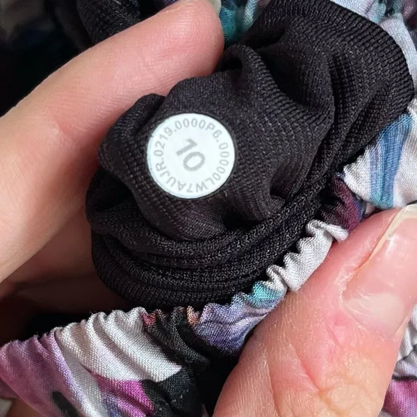 Lululemon Hotty Hot Short II *2.5"
Utopia Multi / Deep Phantom - Image 9