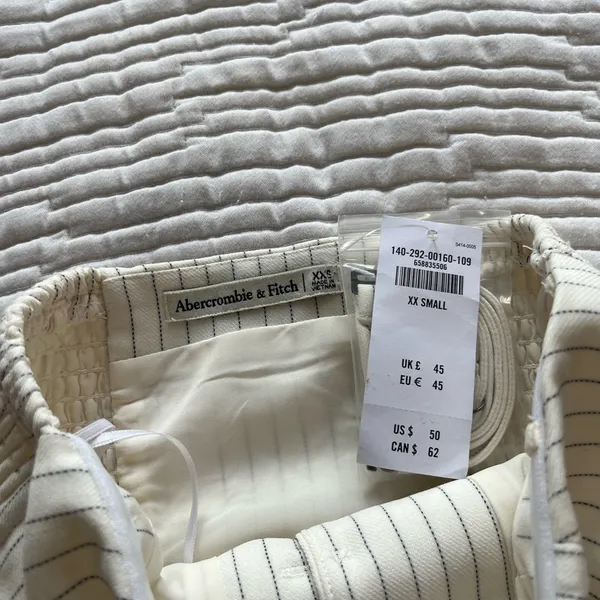 Abercrombie The Mara Tailored Button-Through Tube Top - Image 3