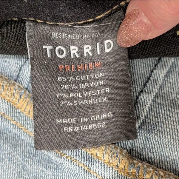 Torrid Bombshell Skinny‎ Jeans Plus 14 14R Ripped Distressed Stretch Denim Pants - Image 4