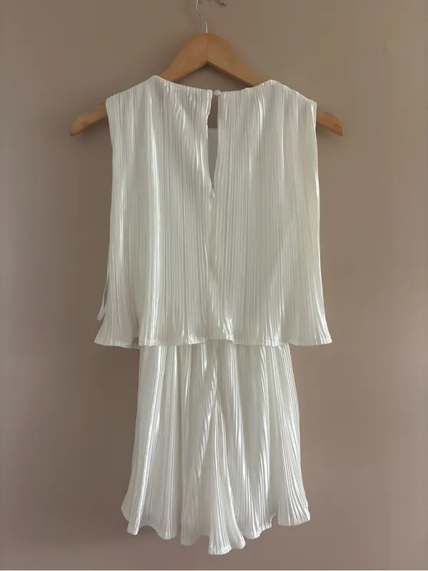 Lulus Chic Lavishness White Satin Plisse Sleeveless Romper Size XXS Bridal Party - Image 5