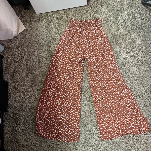Sienna Sky Floral Wide Leg Pants With Smocked Waist Size S - Image 4