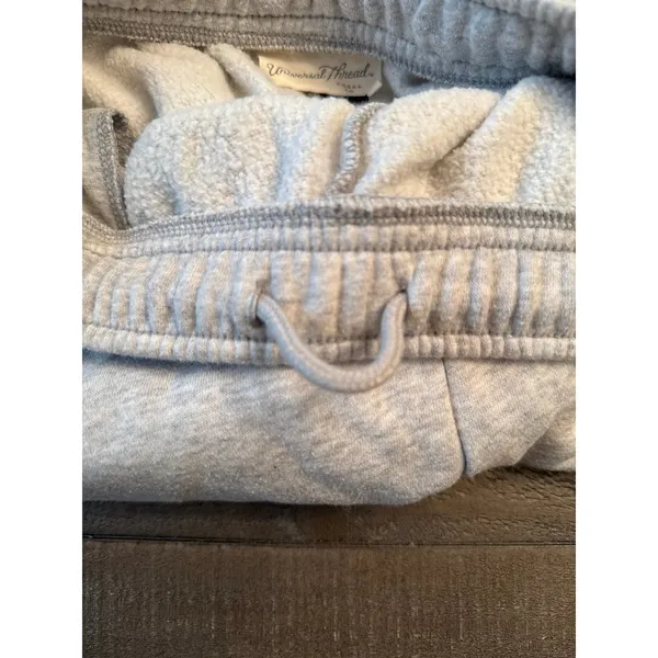 Universal Thread Women's Light Gray Sweatpants Size Medium - Image 8