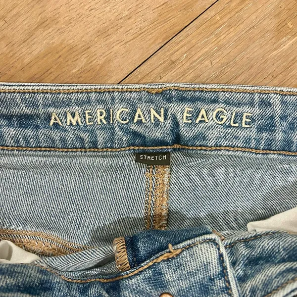American Eagle Distressed Blue Jeans, size 8 - Image 4
