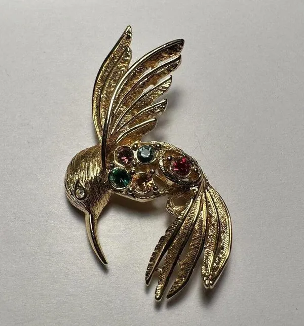 Napier Hummingbird Bird Multi Color Rhinestone Gold Tone Brooch Pin Signed - Image 5