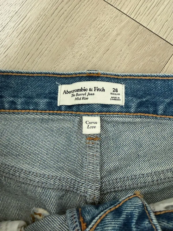Abercrombie Jeans - Image 3