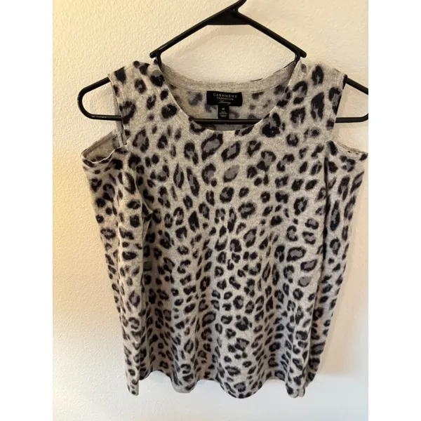 Charter‎ Club Luxury Cashmere Grey Leopard Print Cold Shoulder Sweater Medium - Image 3