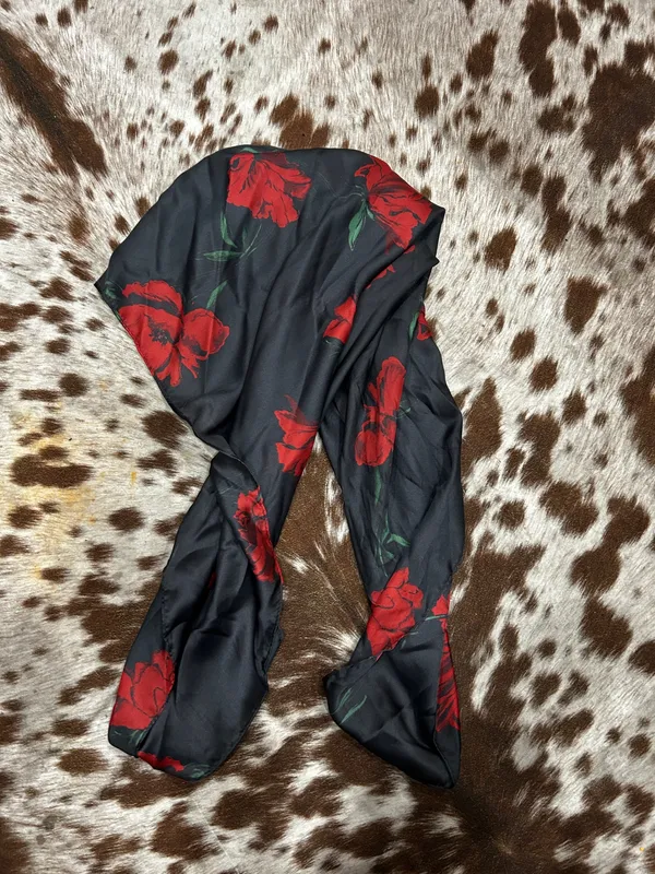 Rose print wild rag Black - Image 4