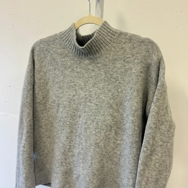 Uniqlo Souffle Yarn Mock Neck Sweater Gray Relaxed Fit 420307 Women's Medium - Image 4