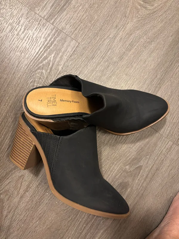 Time And Tru Black Mules - Image 3