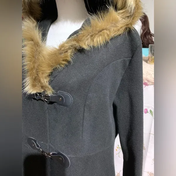 Black Faux Fur Trimmed Jacket - Image 4