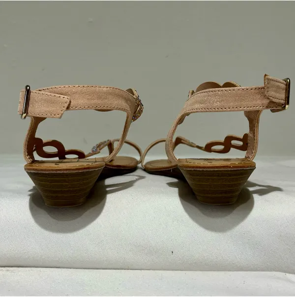Unlisted by Kenneth Cole Embellished Wedge Sandals Size 7 - Image 4