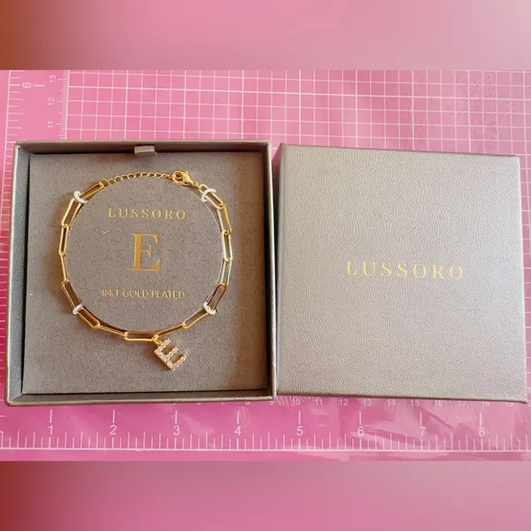 Lussoro letter E 18kt gold plated bracket 6+2” inches - Image 2