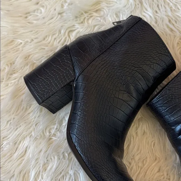 Steve Madden Julianne Black Crocodile Boots - Image 6