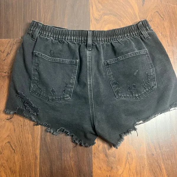Aerie black denim distressed shorts size medium - Image 9