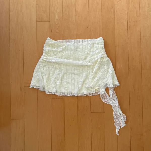 Princess Polly Maidie cream asymmetric lace mini skirt - Image 3