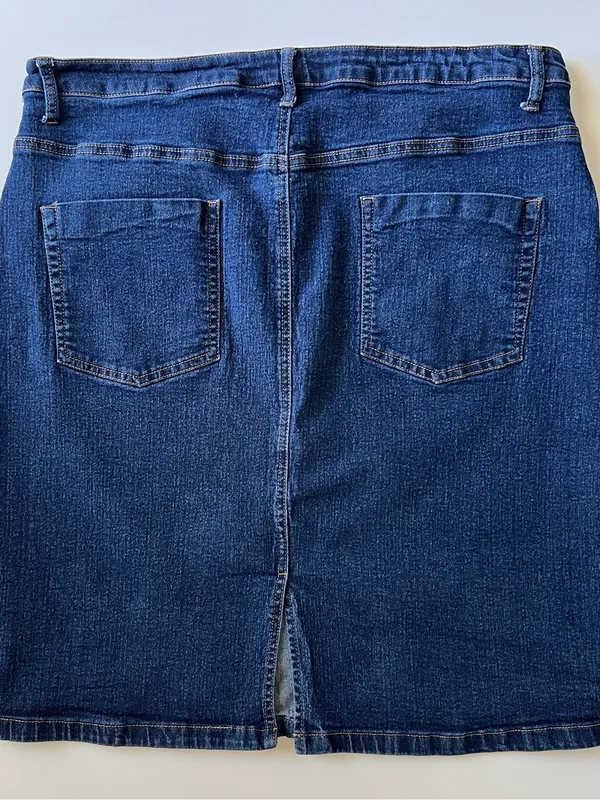 Hybrid & Company Plus Size 22 Stretch Denim Pencil Mini Skirt Dark Wash - Image 4