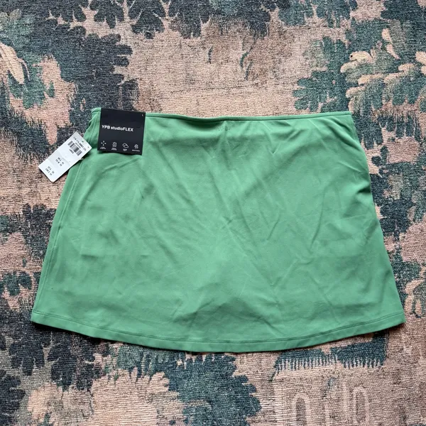 NWT Abercrombie & Fitch YPB StudioFLEX Mid Rise Mini Tennis Skirt Skort in Green - L - Image 7