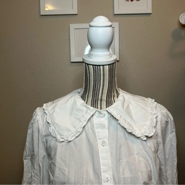 White Ruffled Button - Image 3